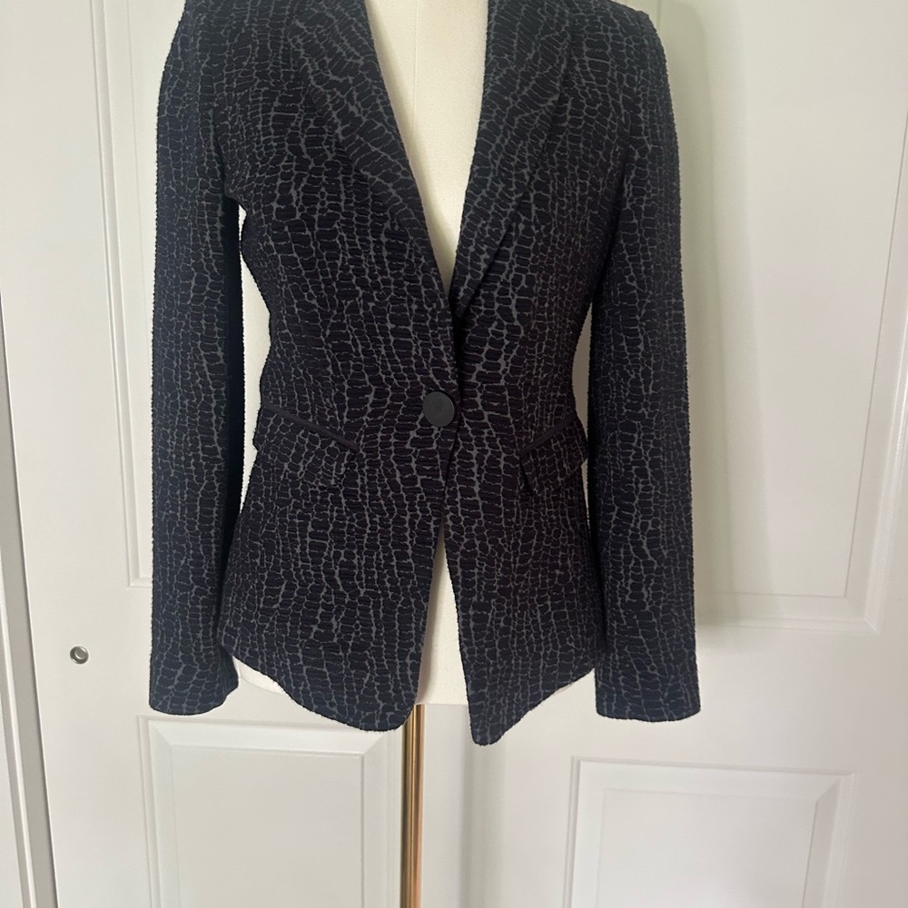 Vintage Armani Collezioni Navy Black Textured Blazer Jacket Size 4 - Picture 2 of 3